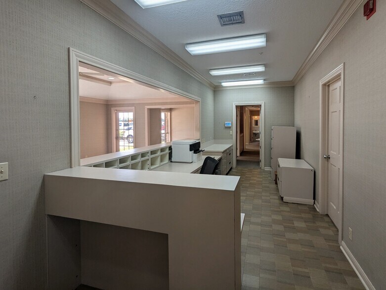 More Photos Of 3635 Eastex Fwy, Beaumont Office For Sale