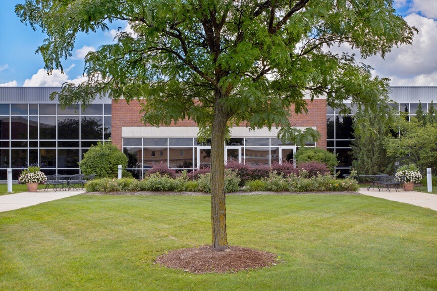 More Photos Of 10200 Innovation Dr, Milwaukee Office For Lease