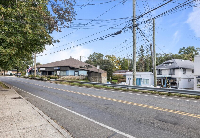 More Photos Of 120-124 Laurel Rd, East Northport Freestanding For Sale