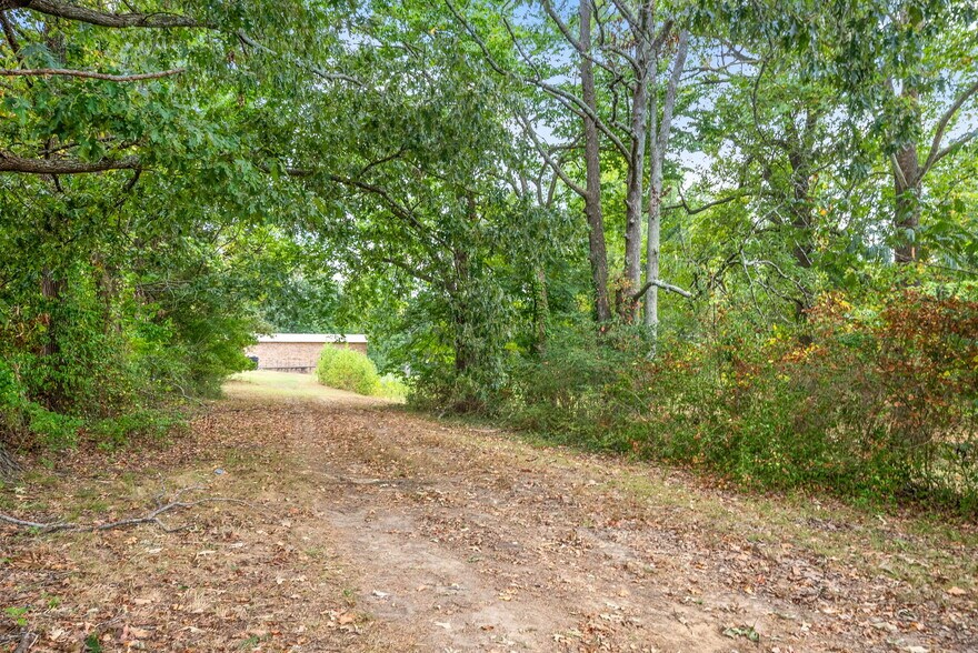 More Photos Of 1213 E Wood St, Paris Apartments For Sale