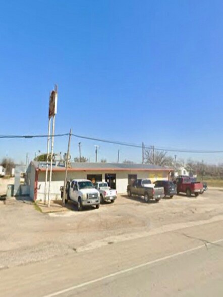 Primary Photo Of 423 State Highway 114, Megargel Restaurant For Sale