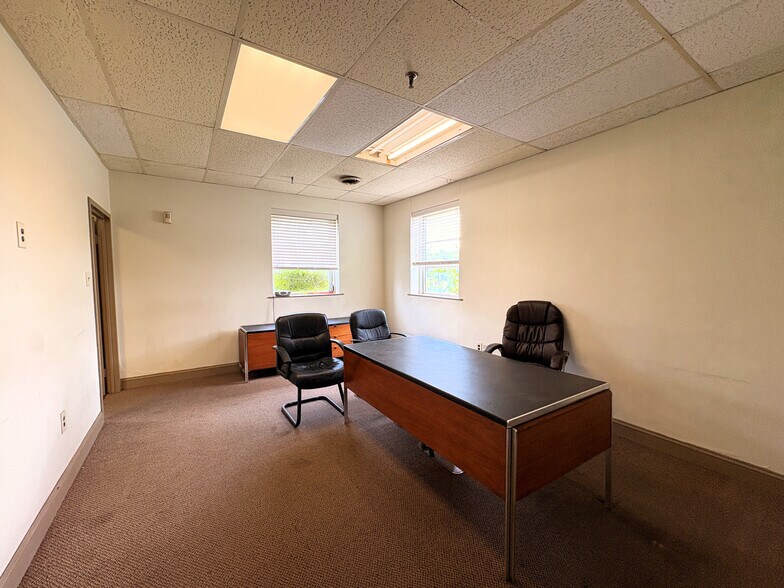 More Photos Of 5 Canale Dr, Egg Harbor Township Manufacturing For Lease