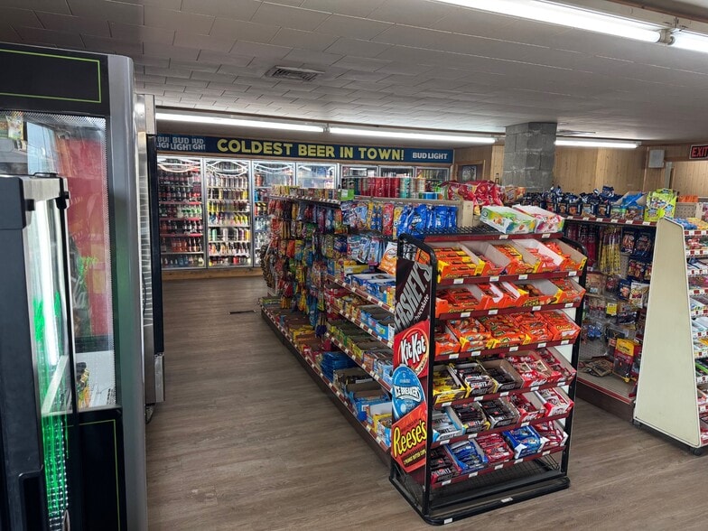 More Photos Of 192 Oakfield Smyrna Rd, Oakfield Convenience Store For Sale