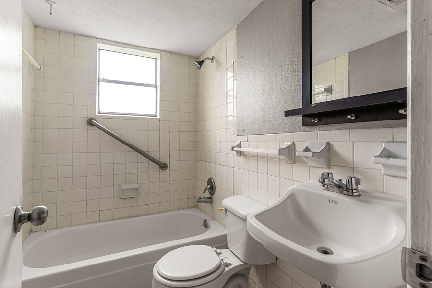 More Photos Of 1031 N Sumner St, Pampa Apartments For Sale