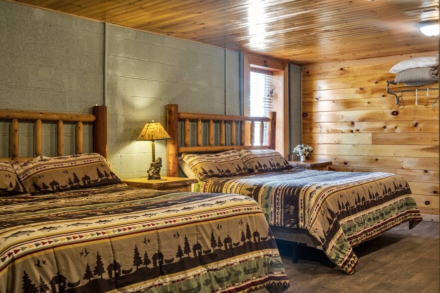 More Photos Of 301 School St, Tellico Plains Freestanding For Sale