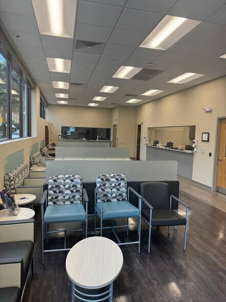 More Photos Of 471 Broadway, Bayonne Drugstore For Lease