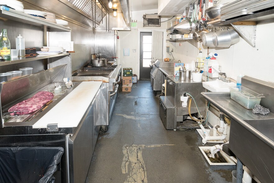 More Photos Of 3734 Fleet St, Baltimore Bar For Sale