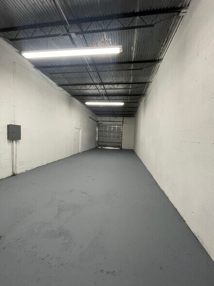 More Photos Of 1800-1838 NW 29th St, Oakland Park Warehouse For Lease