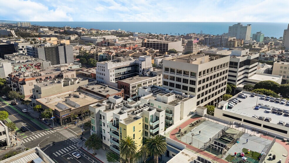 More Photos Of 525 Santa Monica Blvd, Santa Monica Apartments For Sale