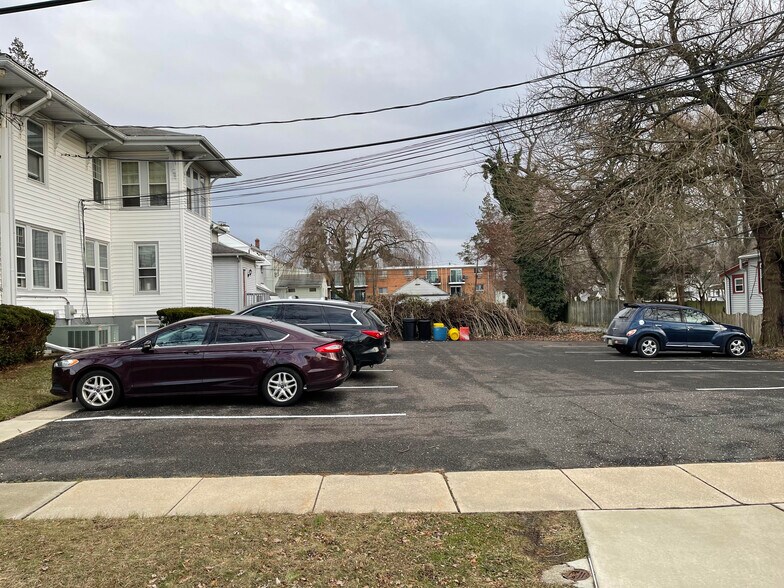 More Photos Of 600 S White Horse Pike, Audubon Medical For Lease