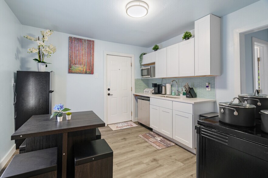 More Photos Of 2308 Britton Dr, Dallas Apartments For Sale