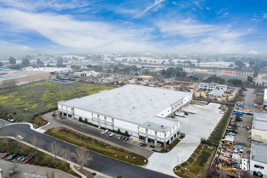 More Photos Of 6755 Brisa St, Livermore Warehouse For Lease