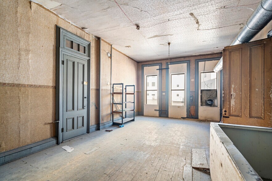 More Photos Of 41 Court St, Binghamton Storefront Retail Residential For Sale