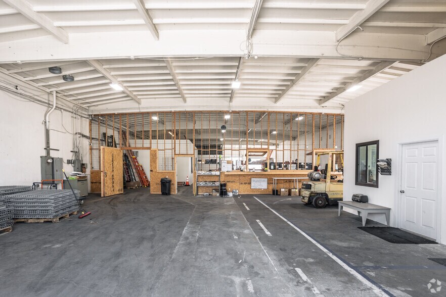More Photos Of 1429 W 130th St, Gardena Warehouse For Lease