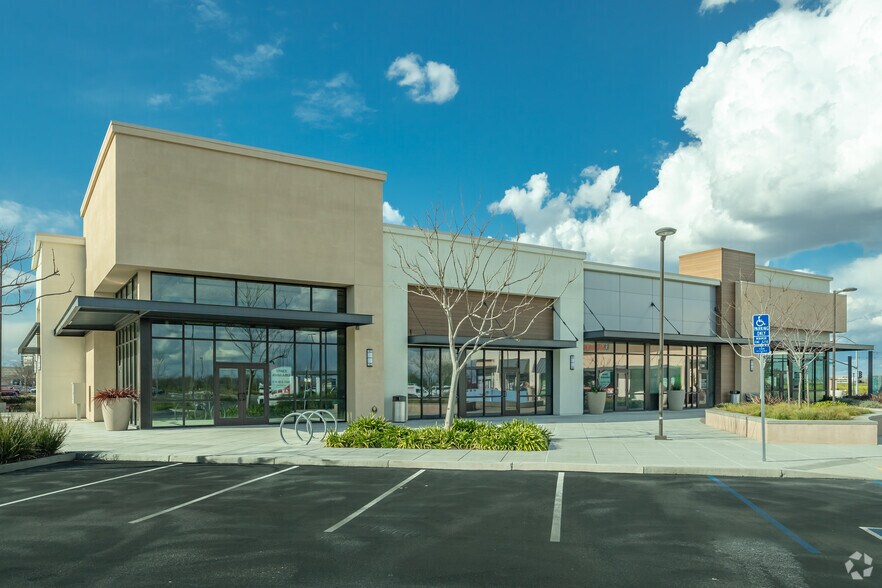 More Photos Of Interstate 5 & Beach Lake Rd, Sacramento Unknown For Lease