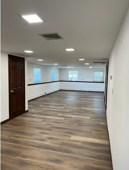 More Photos Of 79 Sunset Strip, Succasunna Medical For Lease