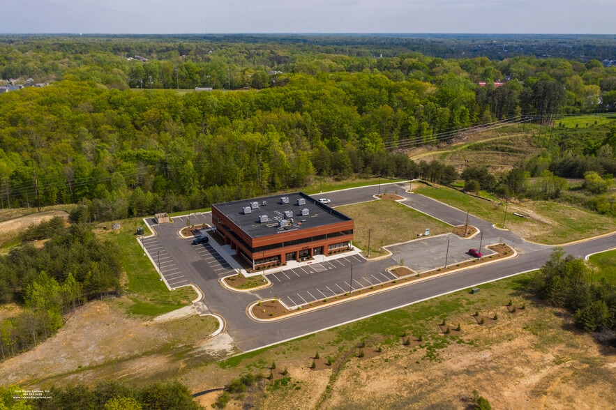 More Photos Of 450 Solomon Dr, Fredericksburg Office For Lease