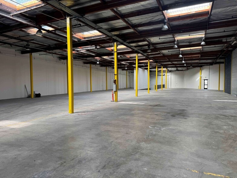 More Photos Of 131 W 33rd St, National City Warehouse For Lease