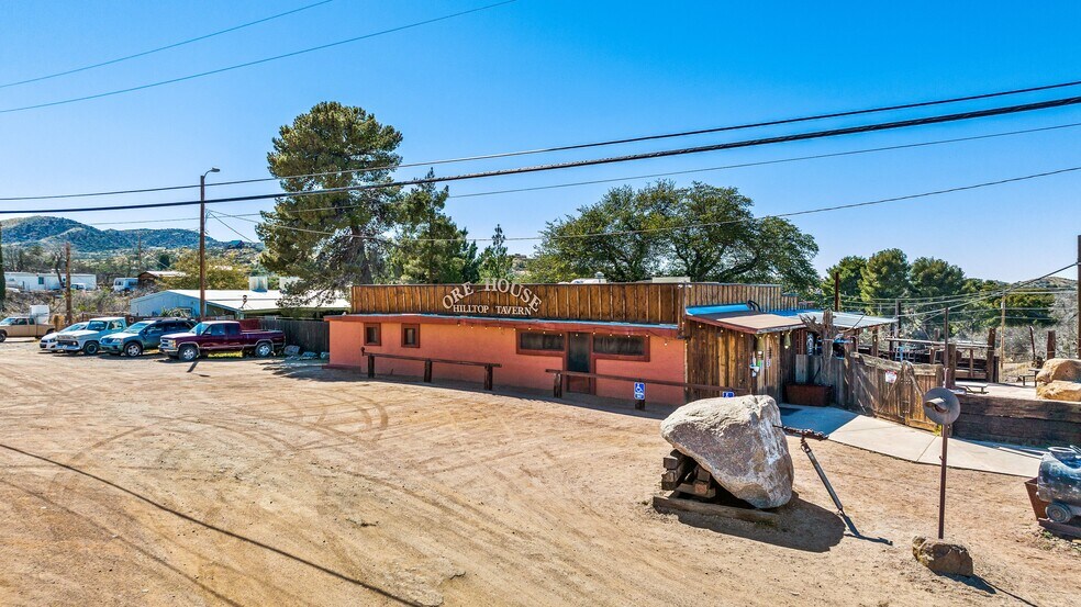 More Photos Of 1200 N Jefferson Dr, Oracle Bar For Sale
