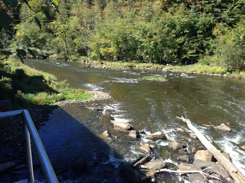 More Photos Of 157 Columbia St, Lee Warehouse For Sale