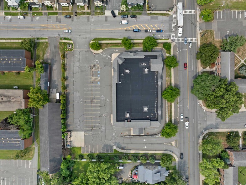 More Photos Of 272 Hoosick St, Troy Freestanding For Sale