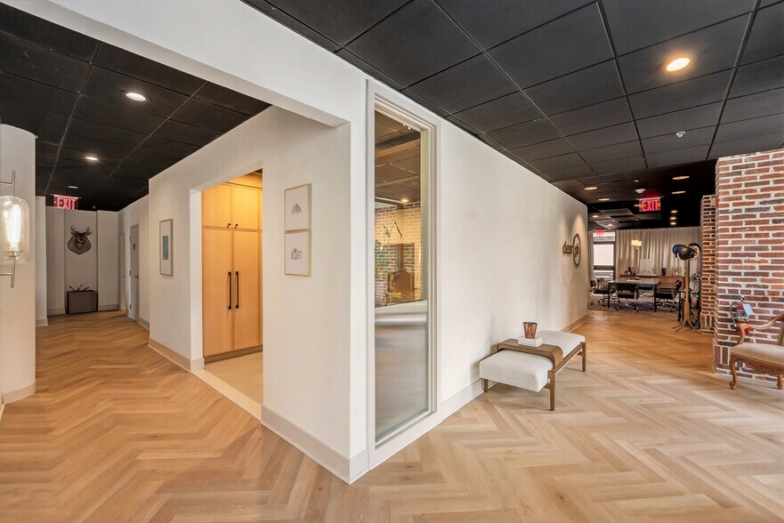 More Photos Of 240 1st Ave S, Saint Petersburg Loft Creative Space For Sale