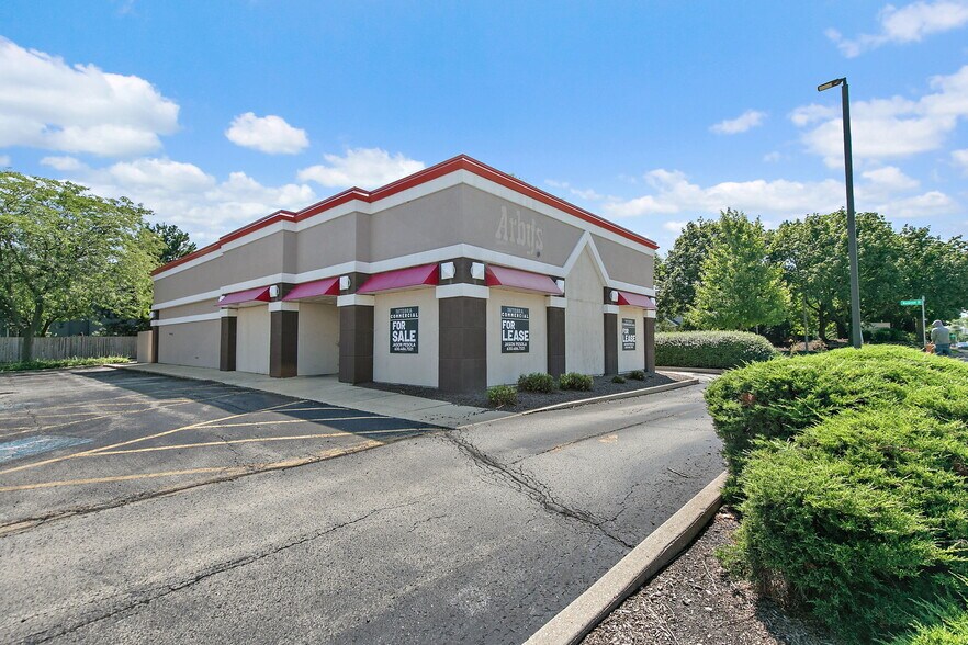 More Photos Of 240 Douglas Rd, Oswego Fast Food For Lease
