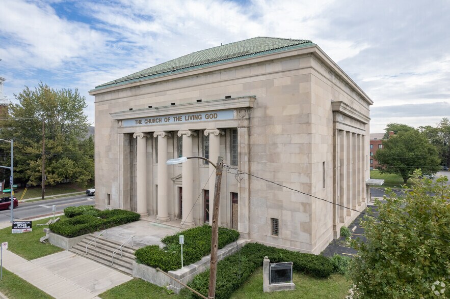 More Photos Of 2134-2158 Collingwood Blvd, Toledo Religious Facility For Sale