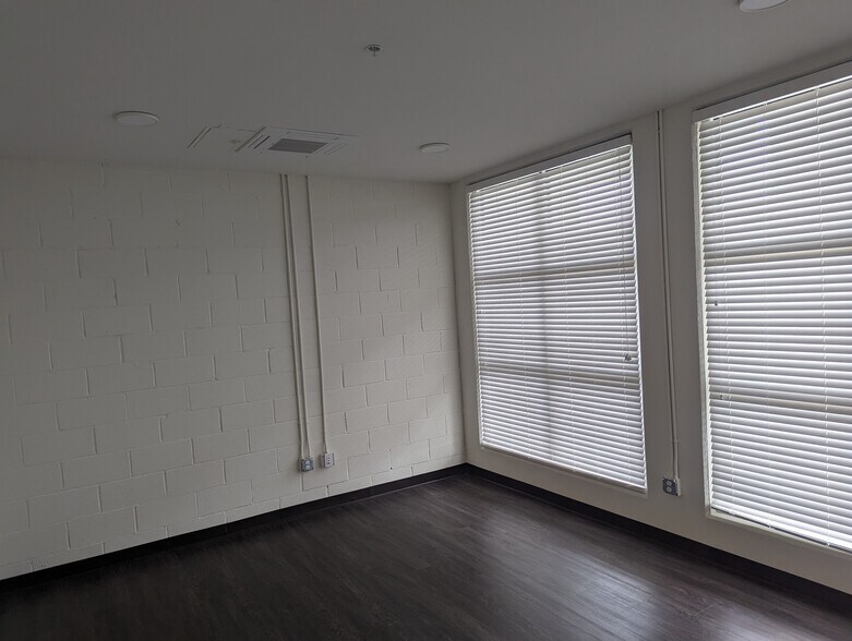 More Photos Of 11114 Darling Rd, Ventura Apartments For Lease