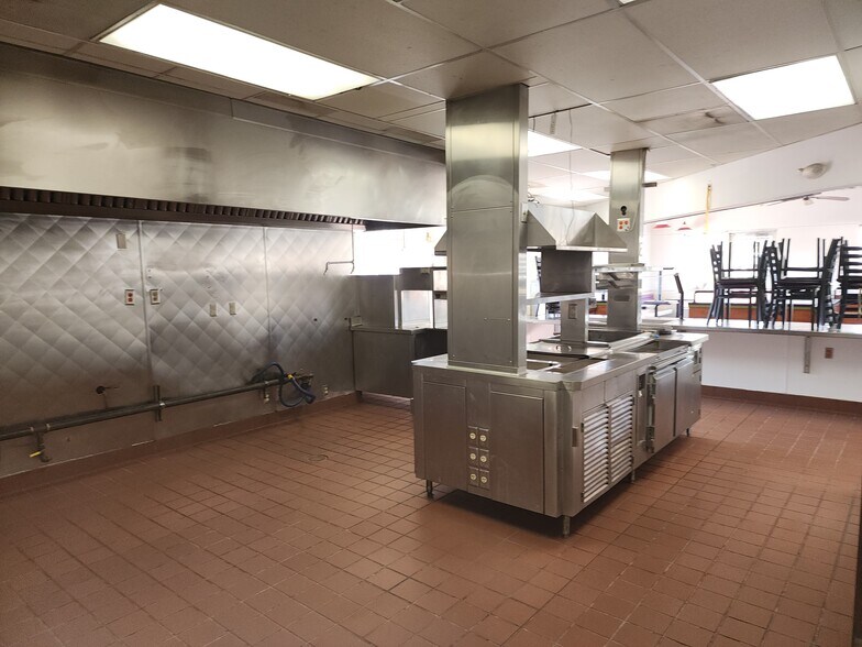 More Photos Of 12226 N Division St, Spokane Fast Food For Lease