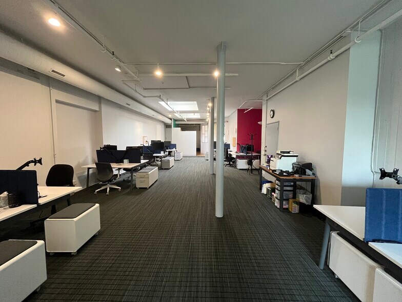 More Photos Of 2035-2043 W Wabansia Ave, Chicago Loft Creative Space For Lease