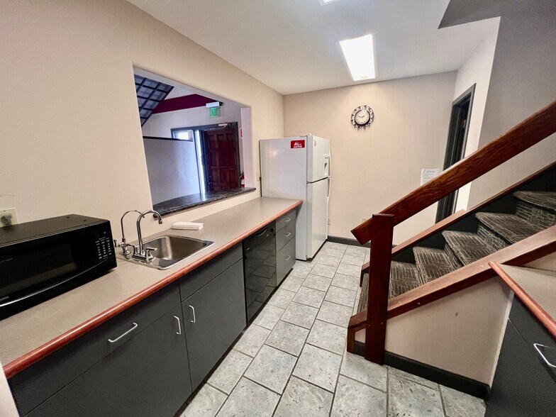 More Photos Of 300 N Pottstown Pike, Exton Office For Sale