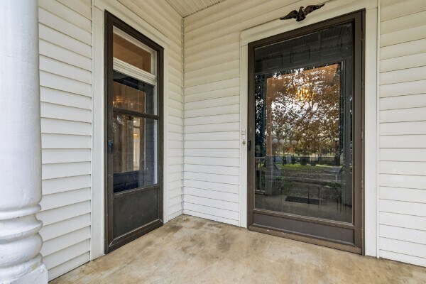 More Photos Of 728 S Spring St, Manchester Specialty For Sale