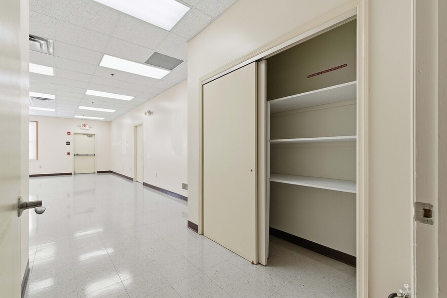 More Photos Of 86 Coraopolis Rd, Coraopolis Medical For Sale