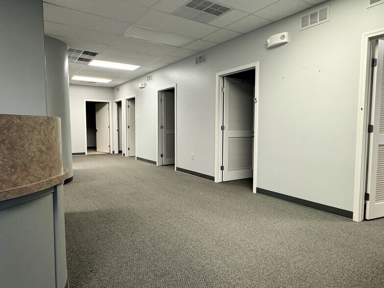 More Photos Of 2309-2311 S Kansas Rd, Newton Medical For Lease
