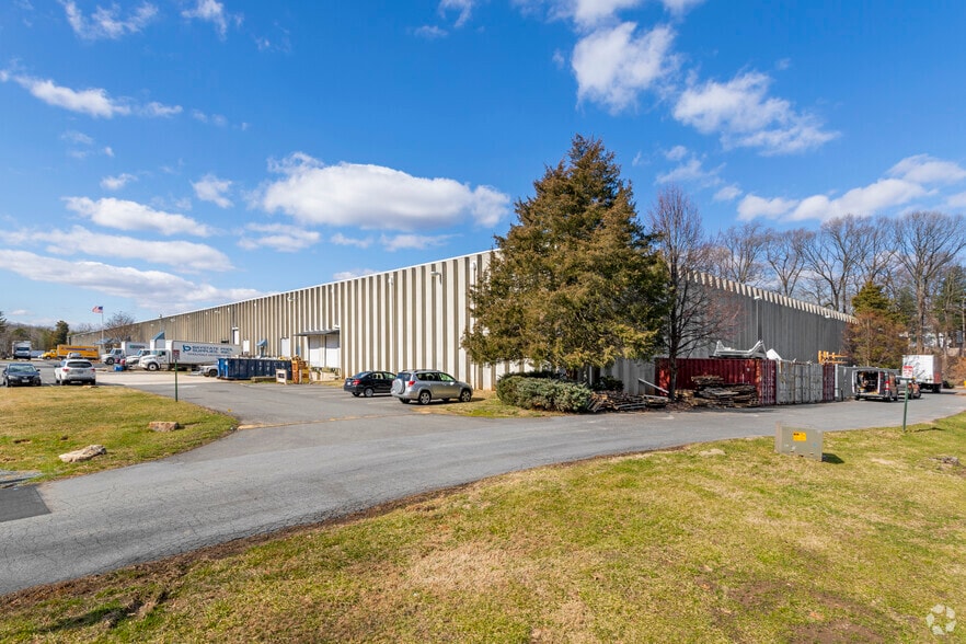 More Photos Of 7701 Southern Dr, Springfield Warehouse For Lease