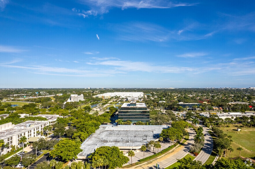 More Photos Of 600 W Hillsboro Blvd, Deerfield Beach Unknown For Lease