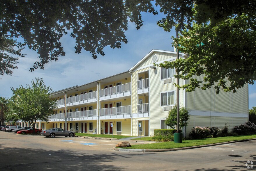 More Photos Of 5959 Guhn Rd, Houston Hotel For Sale
