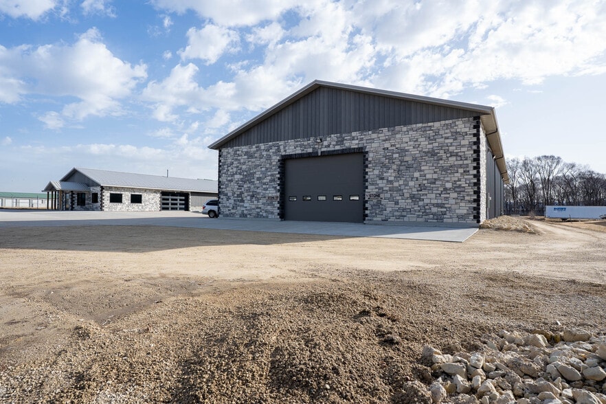 More Photos Of N5550 County Road Z, Onalaska Flex For Sale