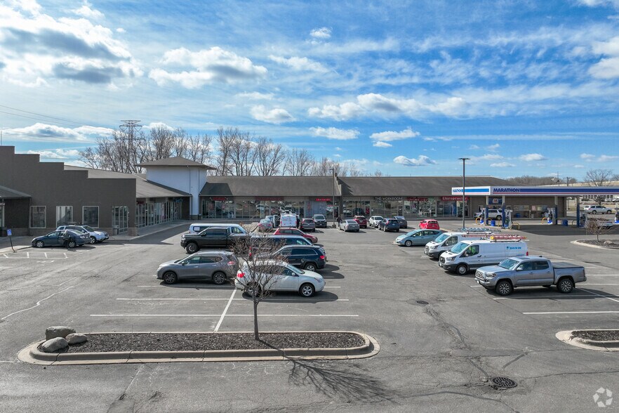 More Photos Of 3186 Long Lake Rd, Roseville Unknown For Lease