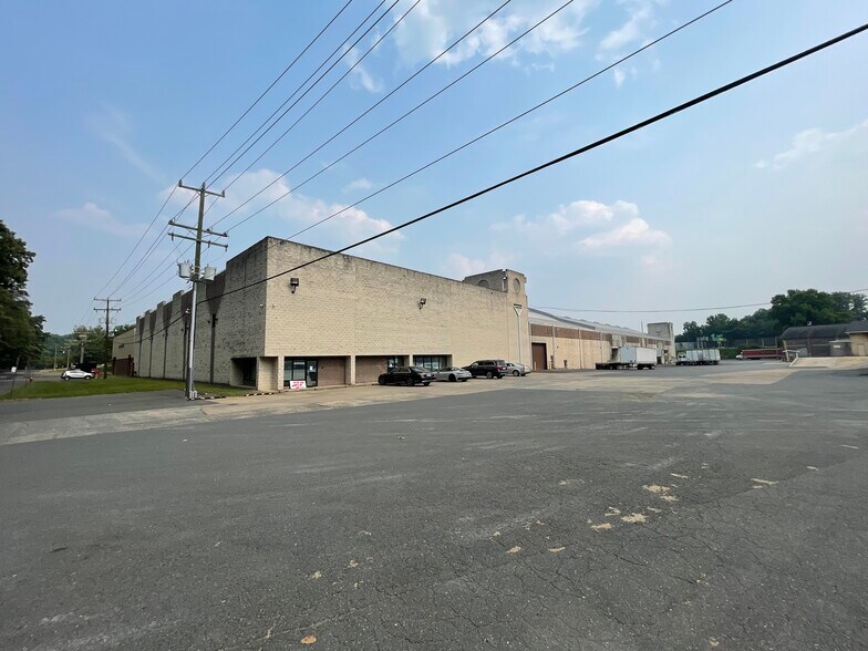 More Photos Of 7201 Wimsatt Rd, Springfield Unknown For Lease