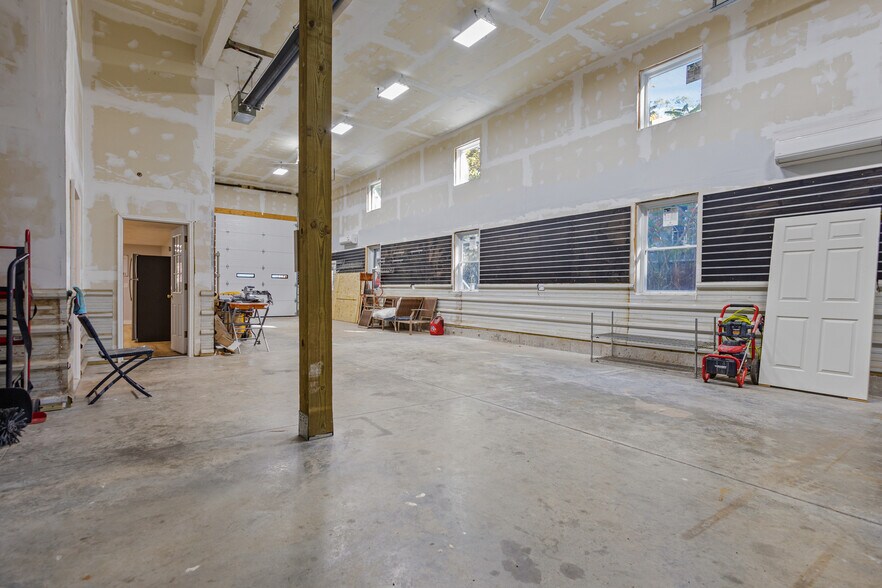 More Photos Of 98 Minebrook Rd, Webster Self Storage For Sale