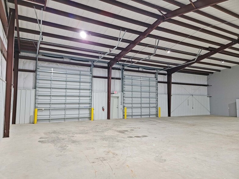 More Photos Of 8233 Leopard St, Corpus Christi Unknown For Lease