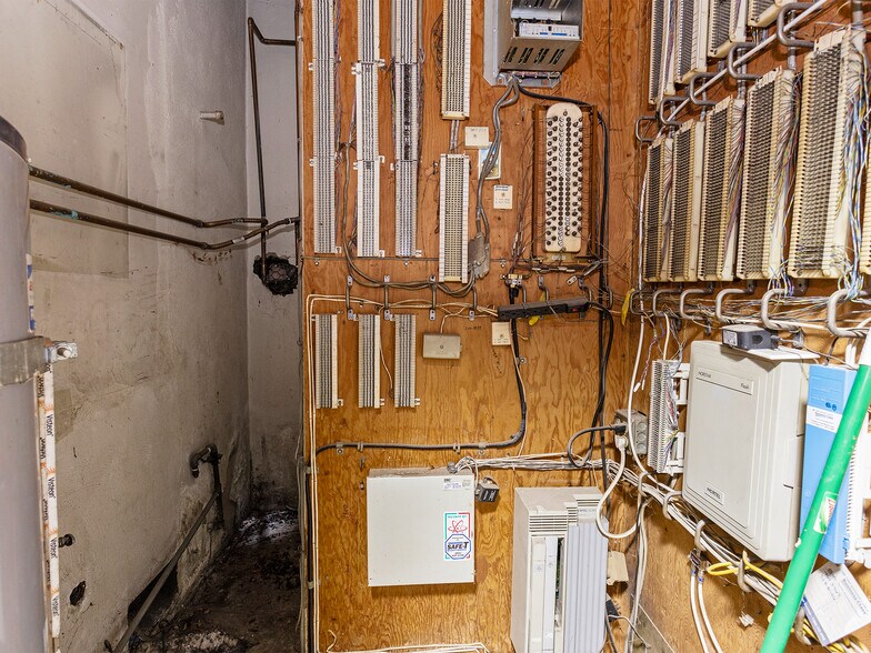 More Photos Of 10746 Magnolia Blvd, North Hollywood Medical For Sale