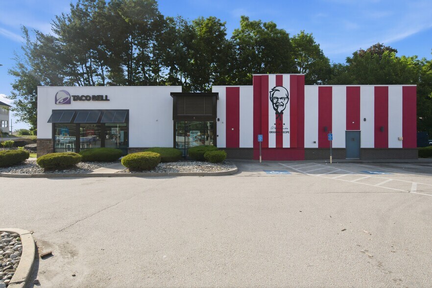 More Photos Of 71 E Main St, Webster Freestanding For Lease