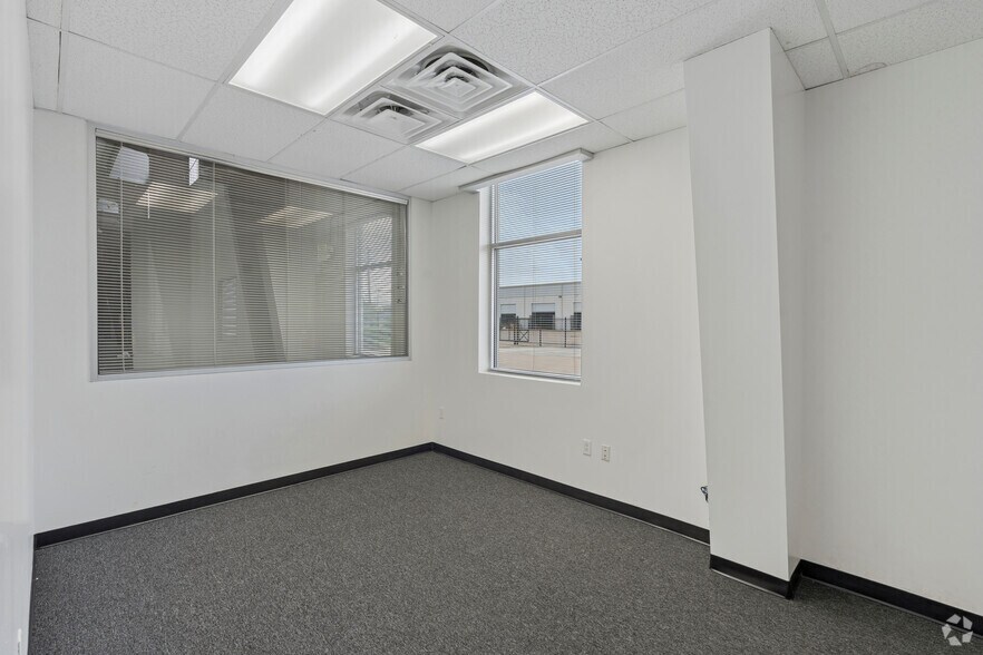 More Photos Of 7425 Major St, Houston Warehouse For Lease