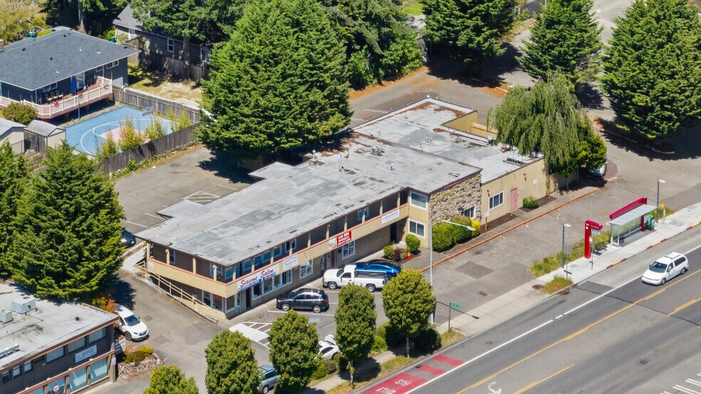 More Photos Of 14235-14237 Ambaum Blvd SW, Burien General Retail For Lease