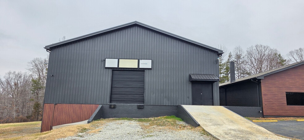 More Photos Of 2837 Scruggs Rd, Moneta Storefront Retail Office For Lease