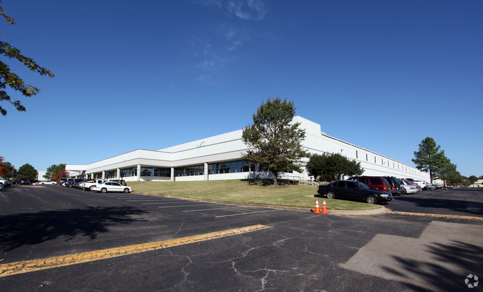 Primary Photo Of 4650 E Shelby Dr, Memphis Distribution For Lease