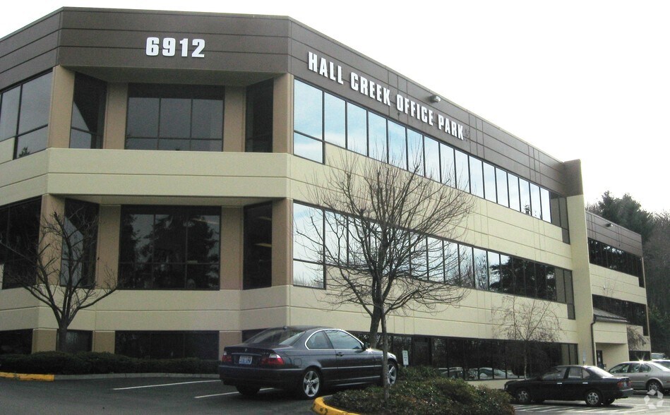 More Photos Of 6912 220th St SW, Mountlake Terrace Office For Lease